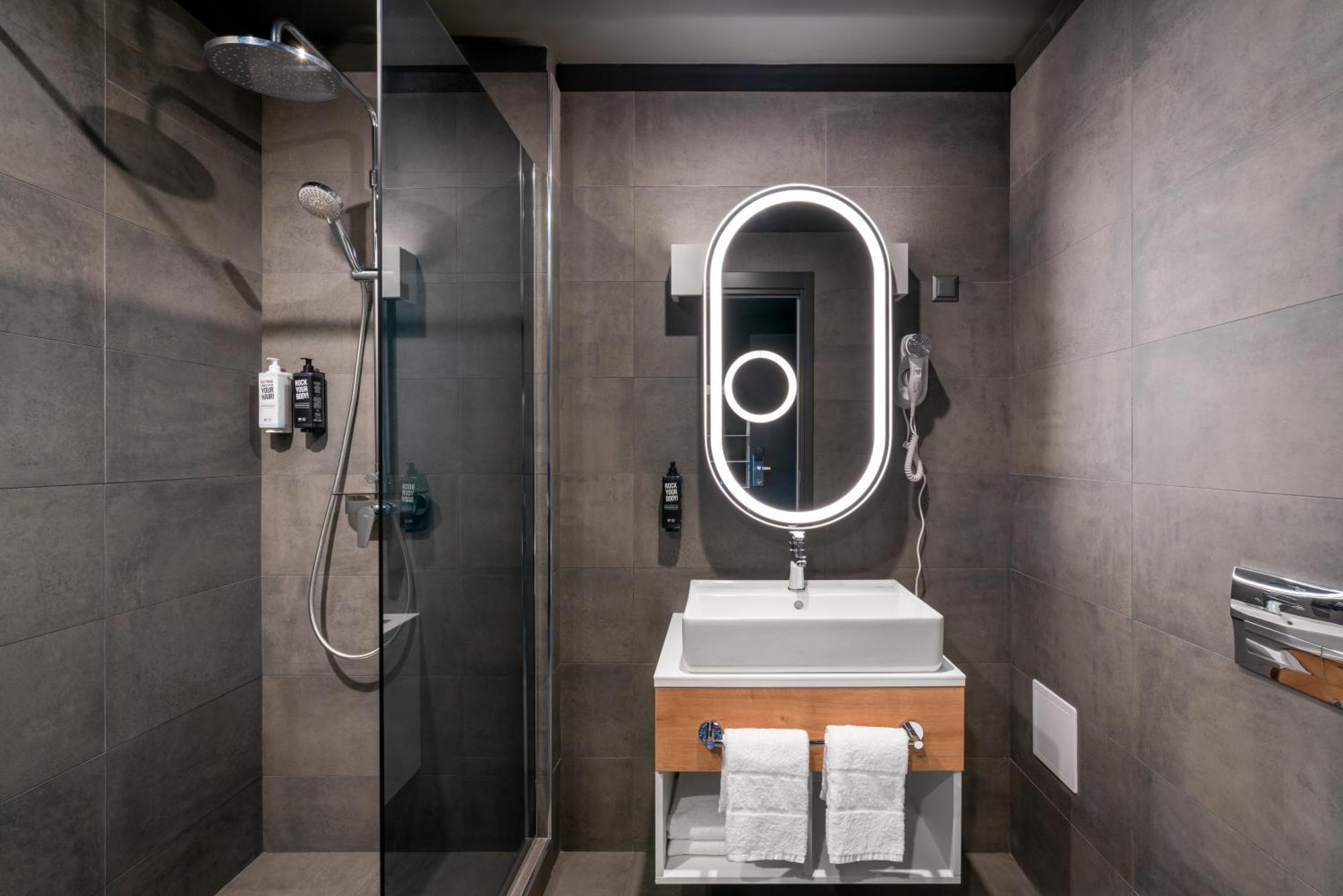 Ibis Bucharest Politehnica Hotel Ngoại thất bức ảnh