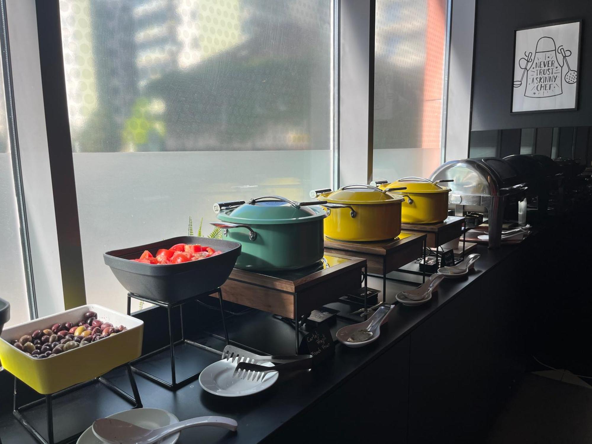 Ibis Bucharest Politehnica Hotel Ngoại thất bức ảnh